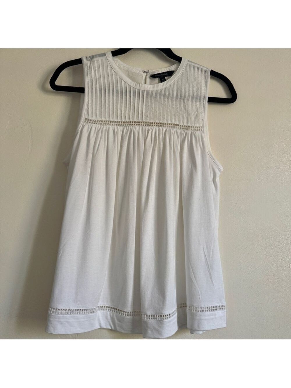 Banana Republic White Sleeveless Pintuck Detail Babydoll Top, Size Small